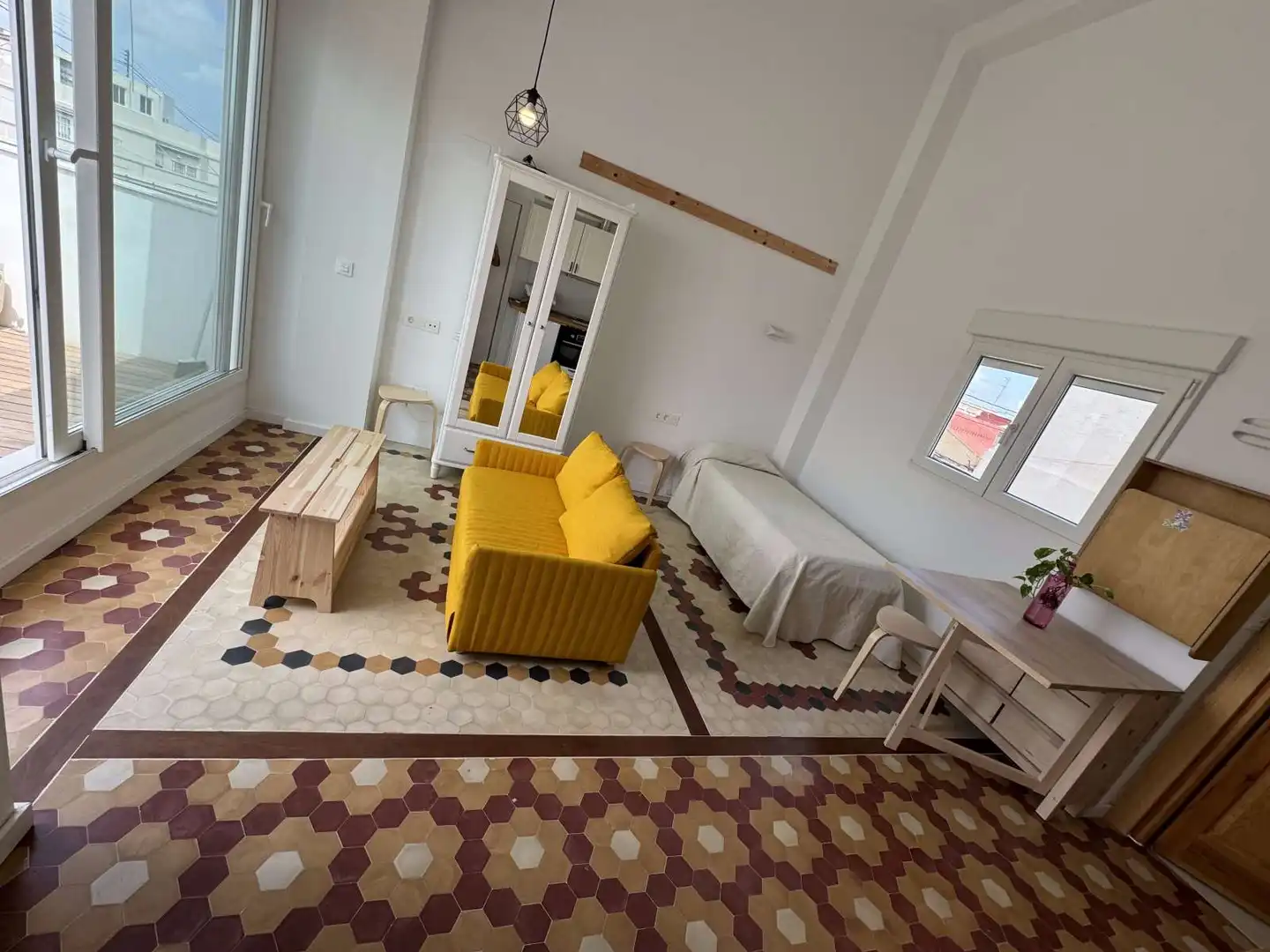 Schlafzimmer von Wohnung zur untervermieten in Valencia mit Klimaanlage, Terrasse und Möbliert
