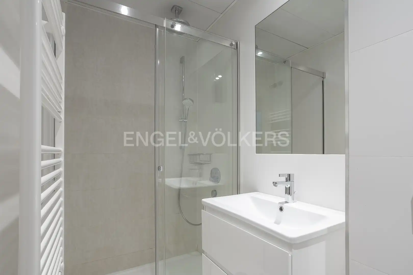 Baño de Piso en venta en Madrid con Aire acondicionado, Calefacción y Piscina