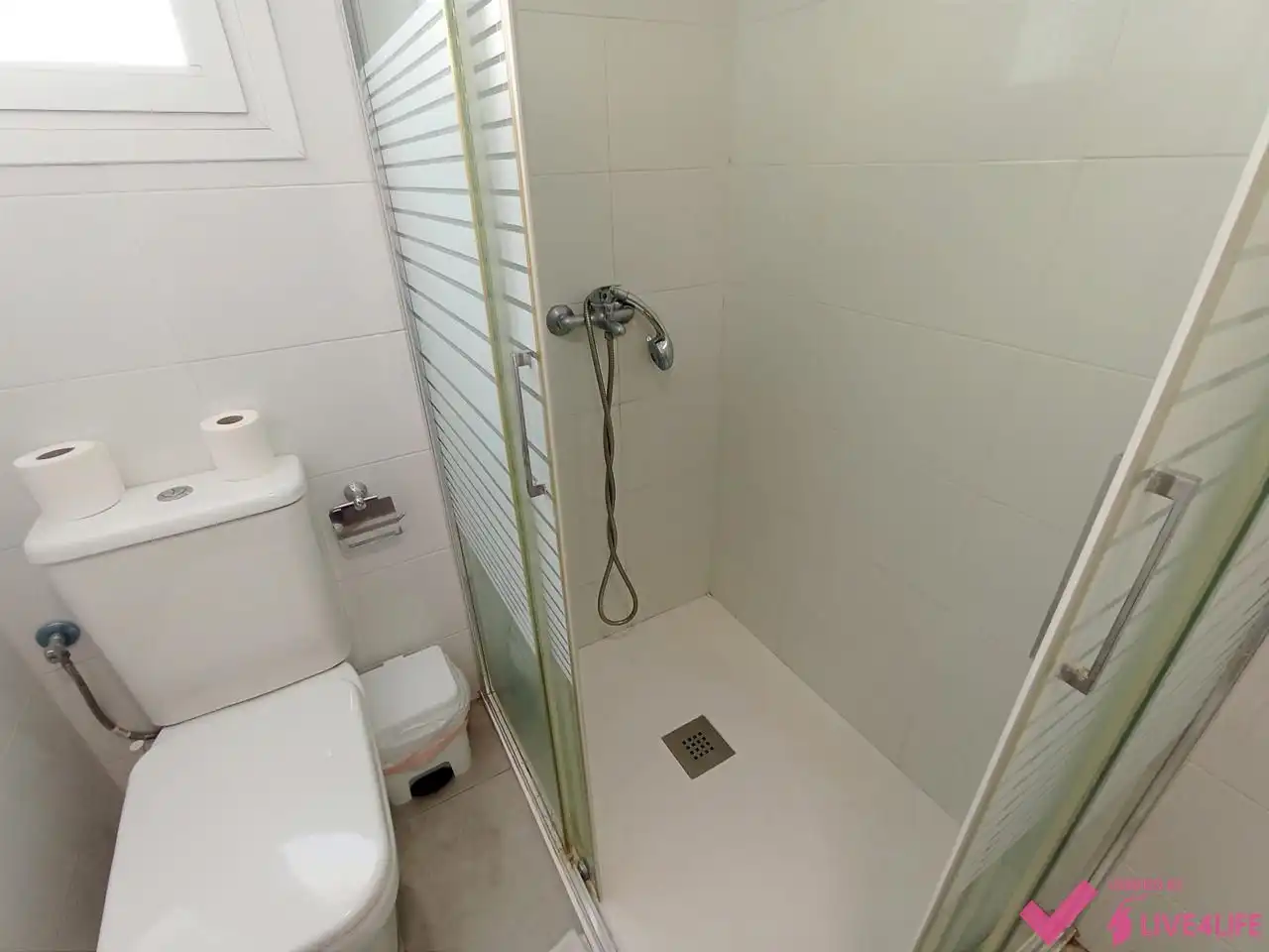 Bathroom of Flat for share in Valencia  with Heating and Furnished