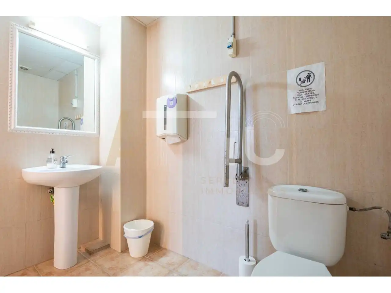 Bathroom of Commercial properties for sale in Sabadell  with Air Conditioner