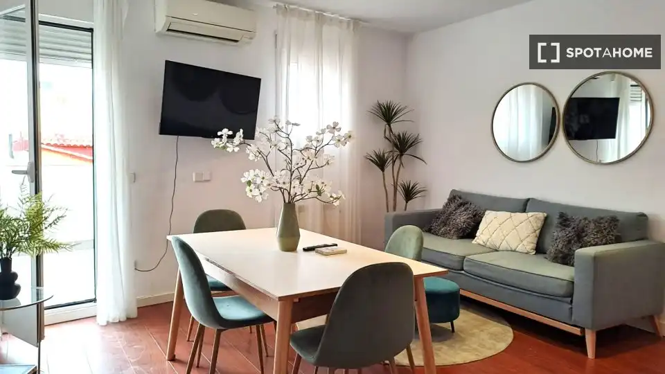 Piso con terraza en alquiler en Centro