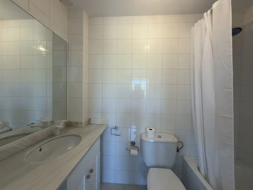 Badezimmer von Wohnungen zur Miete in Calvià mit Klimaanlage, Terrasse und Schwimmbad