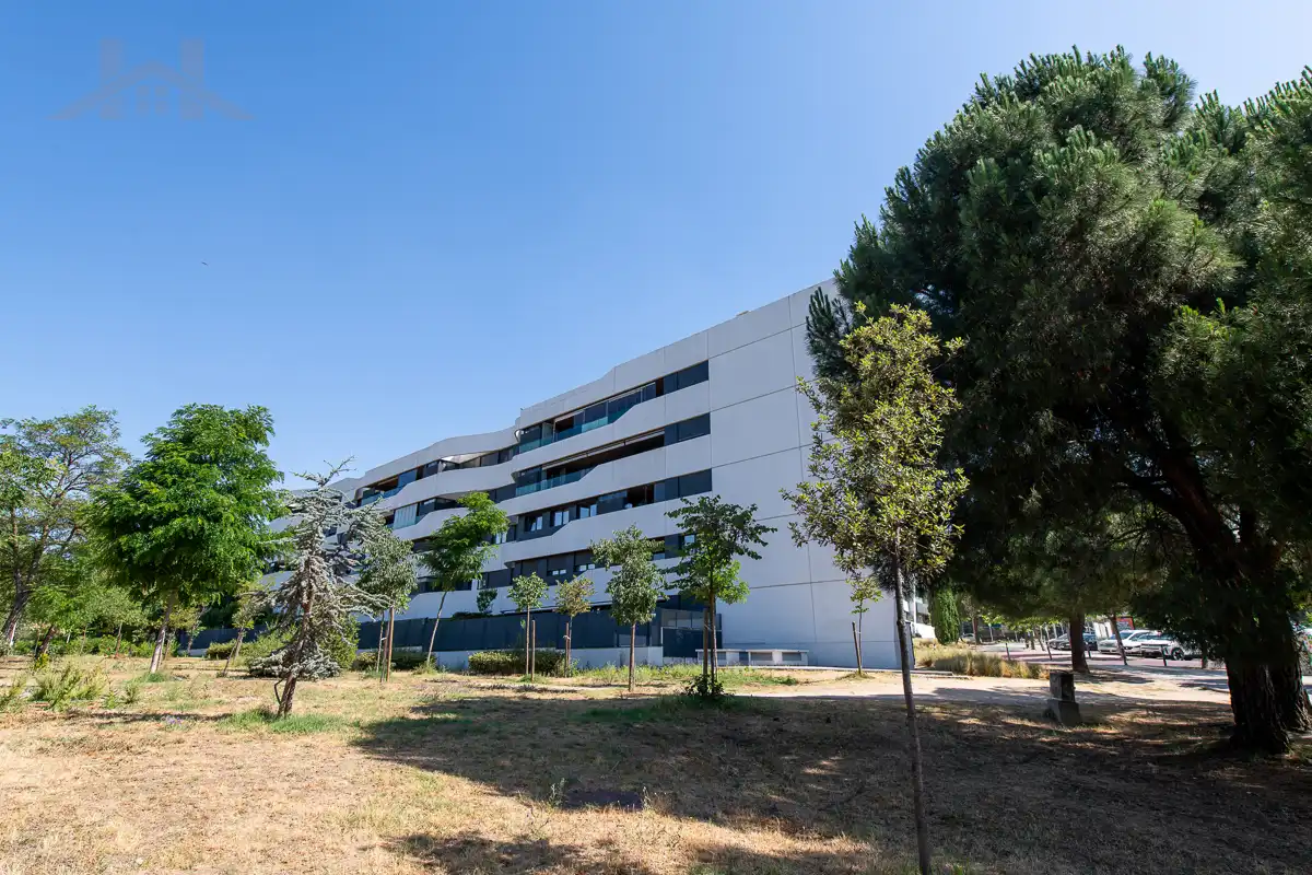 Vista exterior de Pis en venda en Alcobendas amb Aire condicionat, Calefacció i Parquet