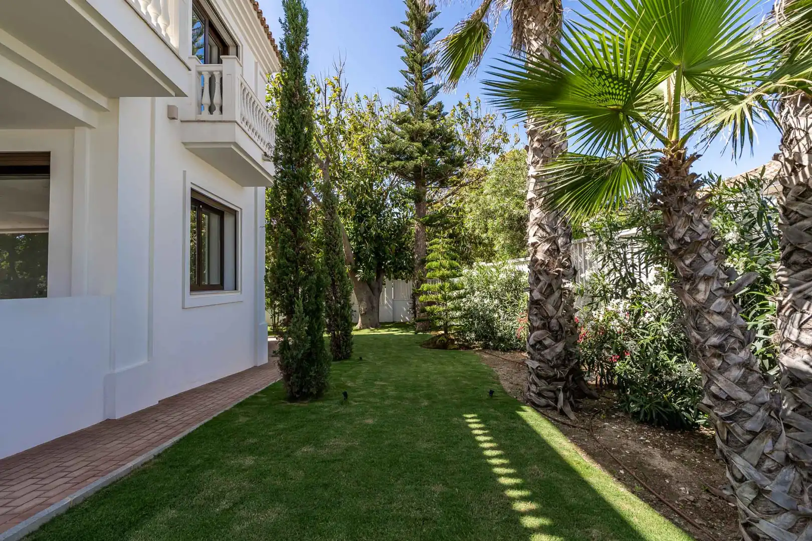 Jardí de Casa o xalet en venda en Estepona amb Aire condicionat, Jardí privat i Terrassa