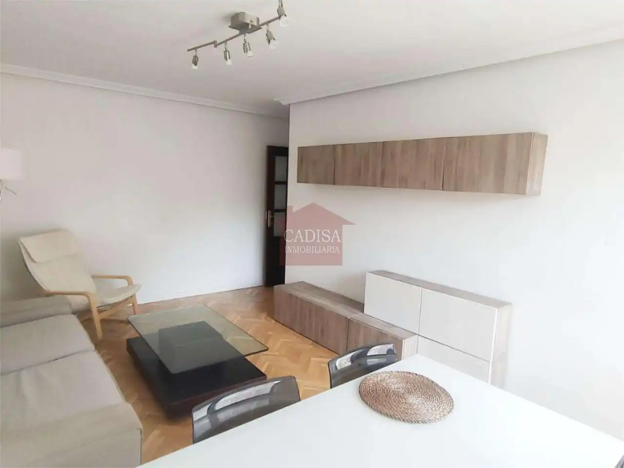 Sala d'estar de Pis en venda en Salamanca amb Calefacció, Parquet i Terrassa