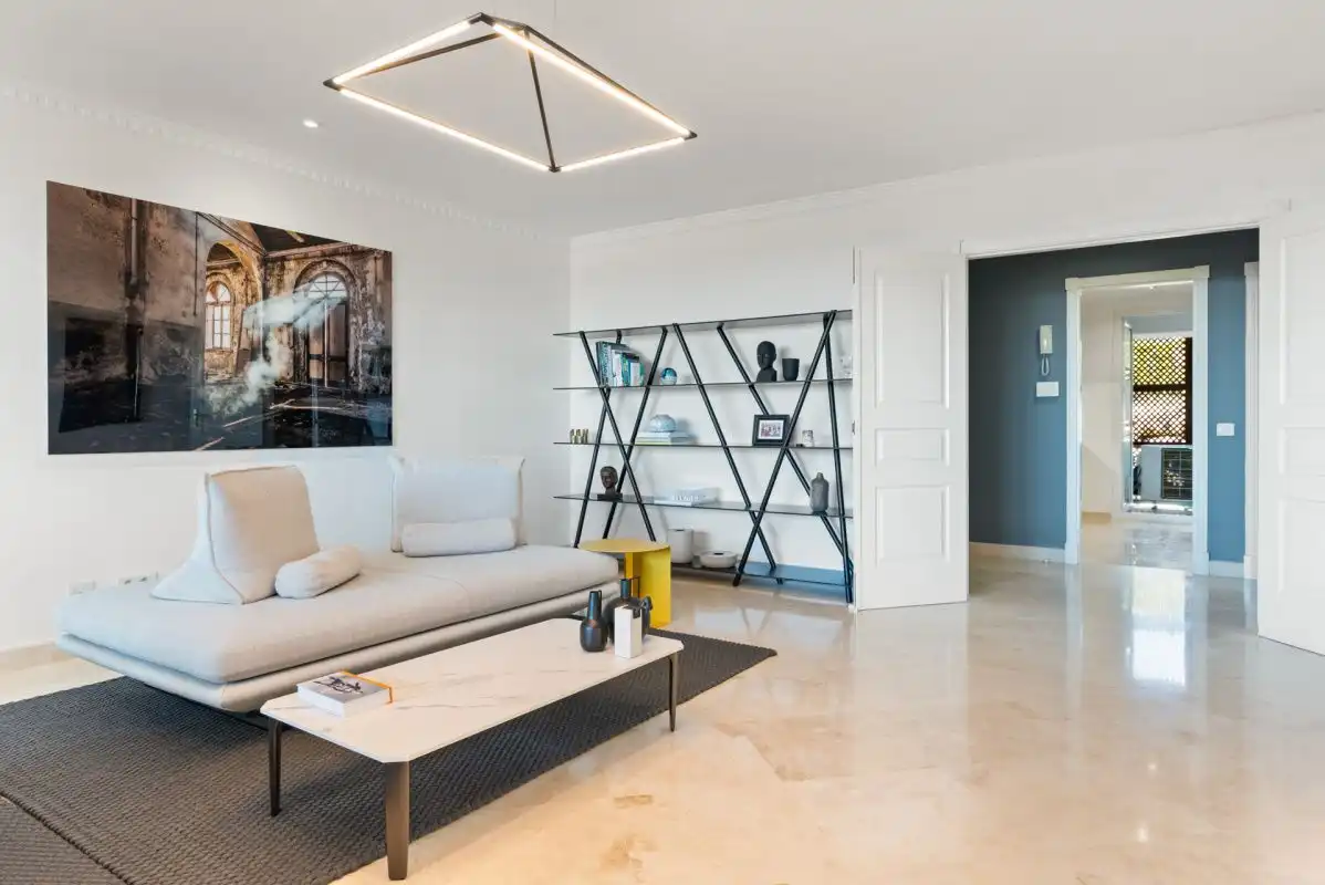 Sala d'estar de Apartament en venda en Estepona amb Aire condicionat, Terrassa i Traster