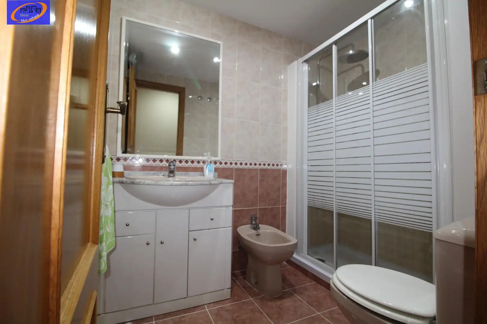 Bathroom of Flat for rent in Mislata  with Air Conditioner, Heating and Furnished