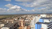 Vista exterior de Estudi en venda en Empuriabrava amb Calefacció