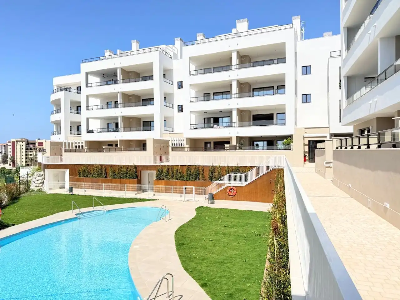 Vista exterior de Ático en venta en Torrox con Aire acondicionado, Calefacción y Trastero