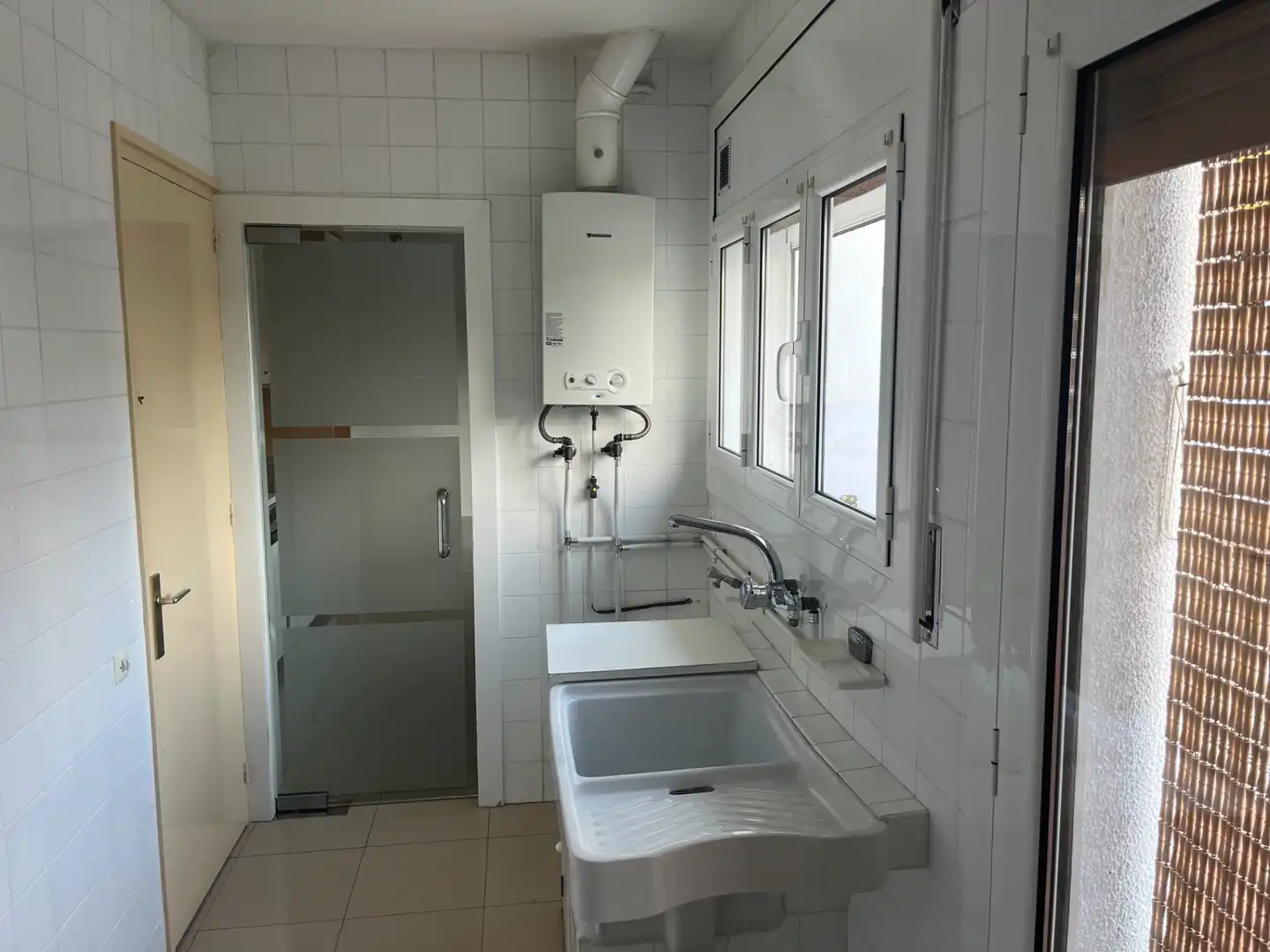 Baño de Casa o chalet de alquiler en Castellar del Vallès con Calefacción, Trastero y Horno