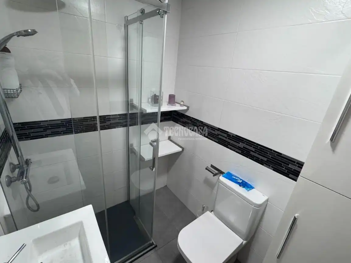 Baño de Piso en venta en León Capital  con Calefacción, Parquet y Terraza