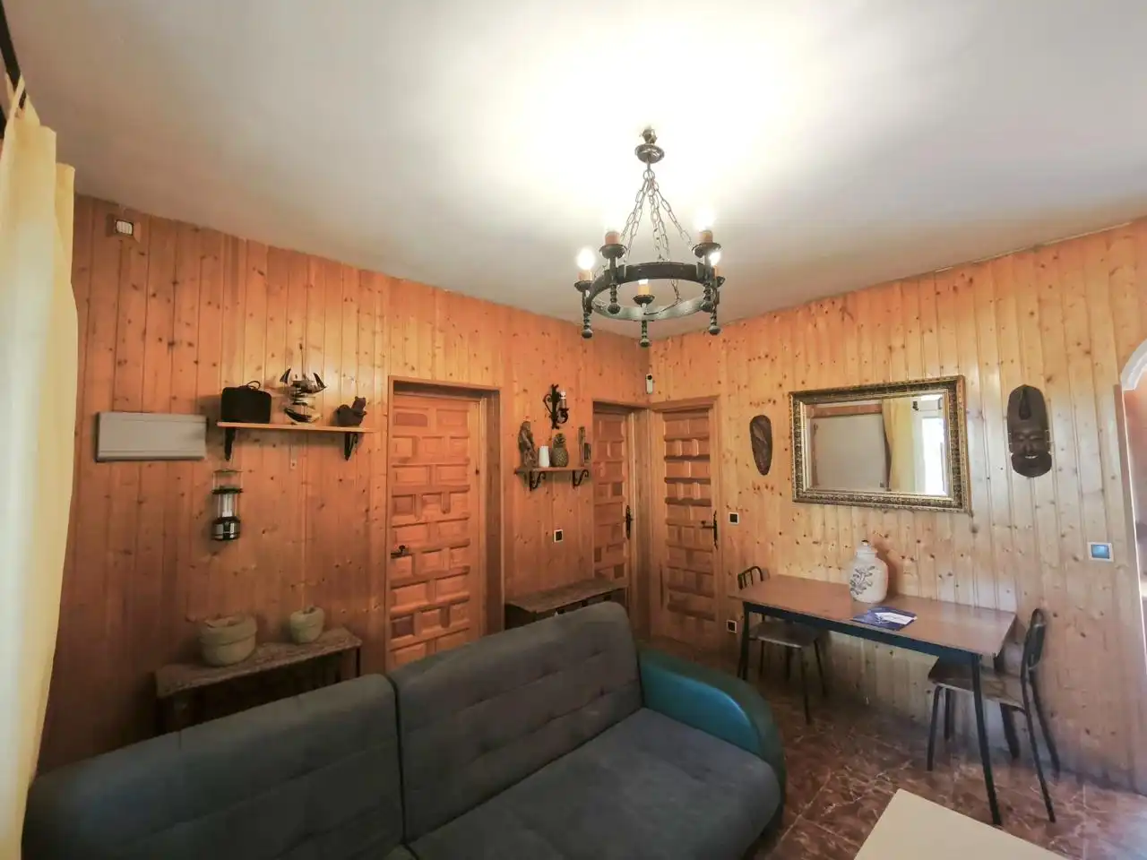 Sala d'estar de Casa o xalet en venda en Villa del Prado amb Aire condicionat, Calefacció i Jardí privat