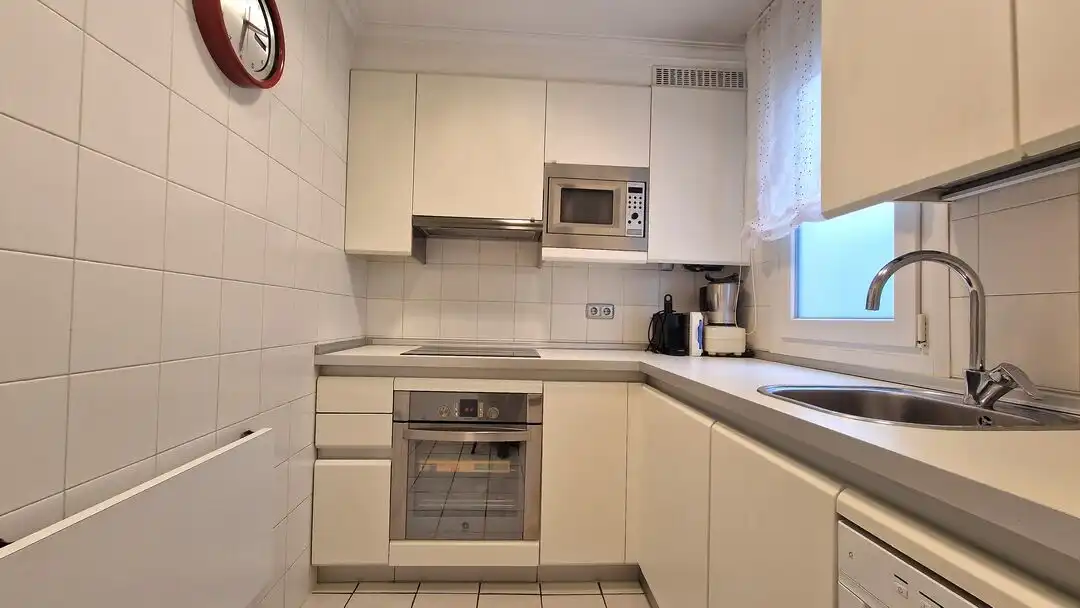 Küche von Wohnung zum Verkauf in Donostia - San Sebastián  mit Heizung, Abstellraum und Balkon