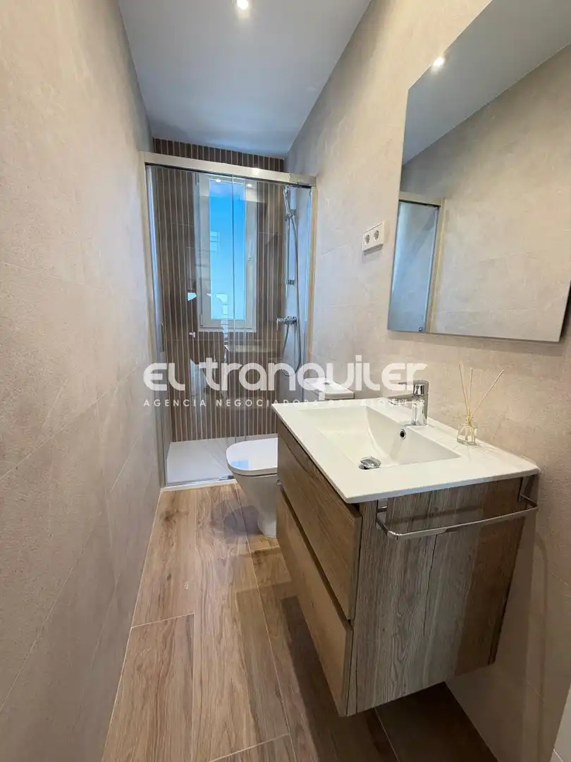 Baño de Dúplex de alquiler en Majadahonda con Parquet, Terraza y Trastero
