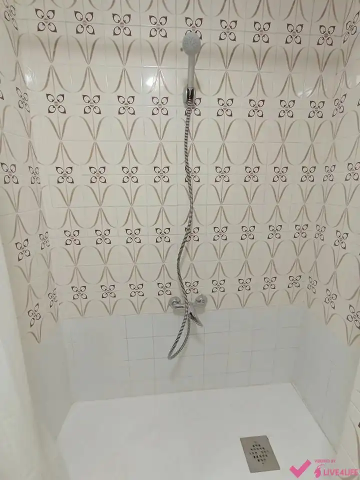 Baño de Piso de alquiler en Burjassot con Aire acondicionado, Terraza y Amueblado