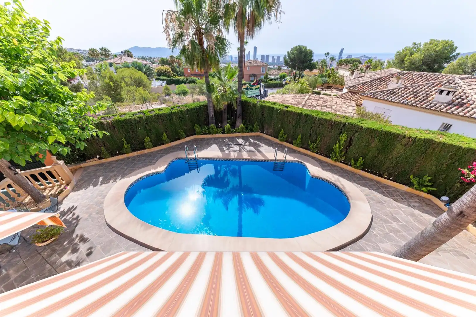 Villa mit Terrasse zum Verkauf in Golf Bahía, imagen 2