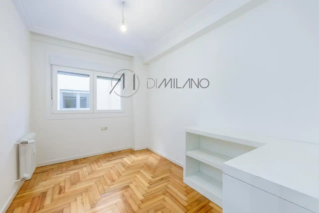 Bedroom of Flat for rent in Vigo   with Heating, Parquet flooring and Terrace