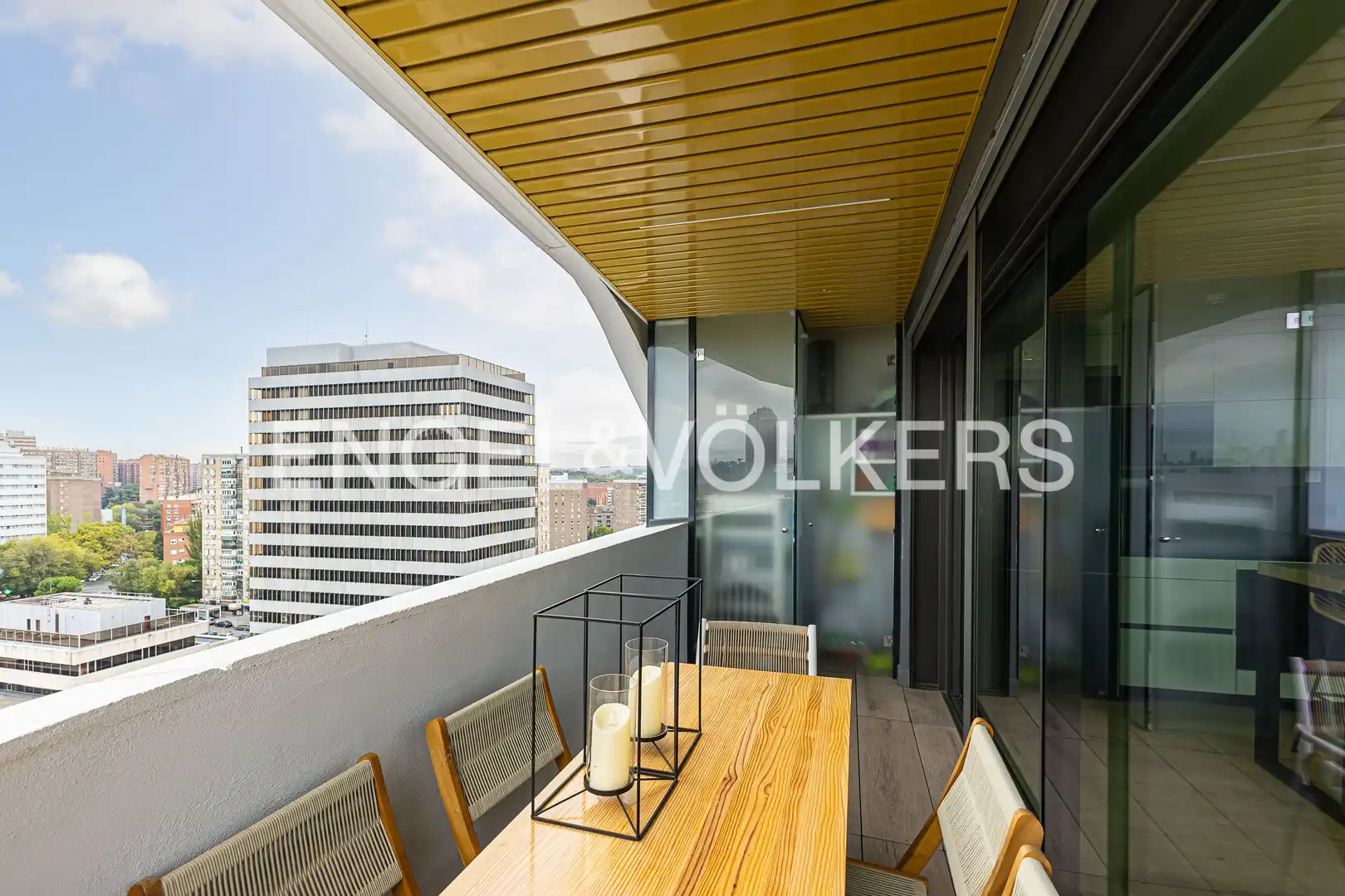 Terrasse von Wohnung zum Verkauf in Madrid mit Klimaanlage, Heizung und Privatgarten