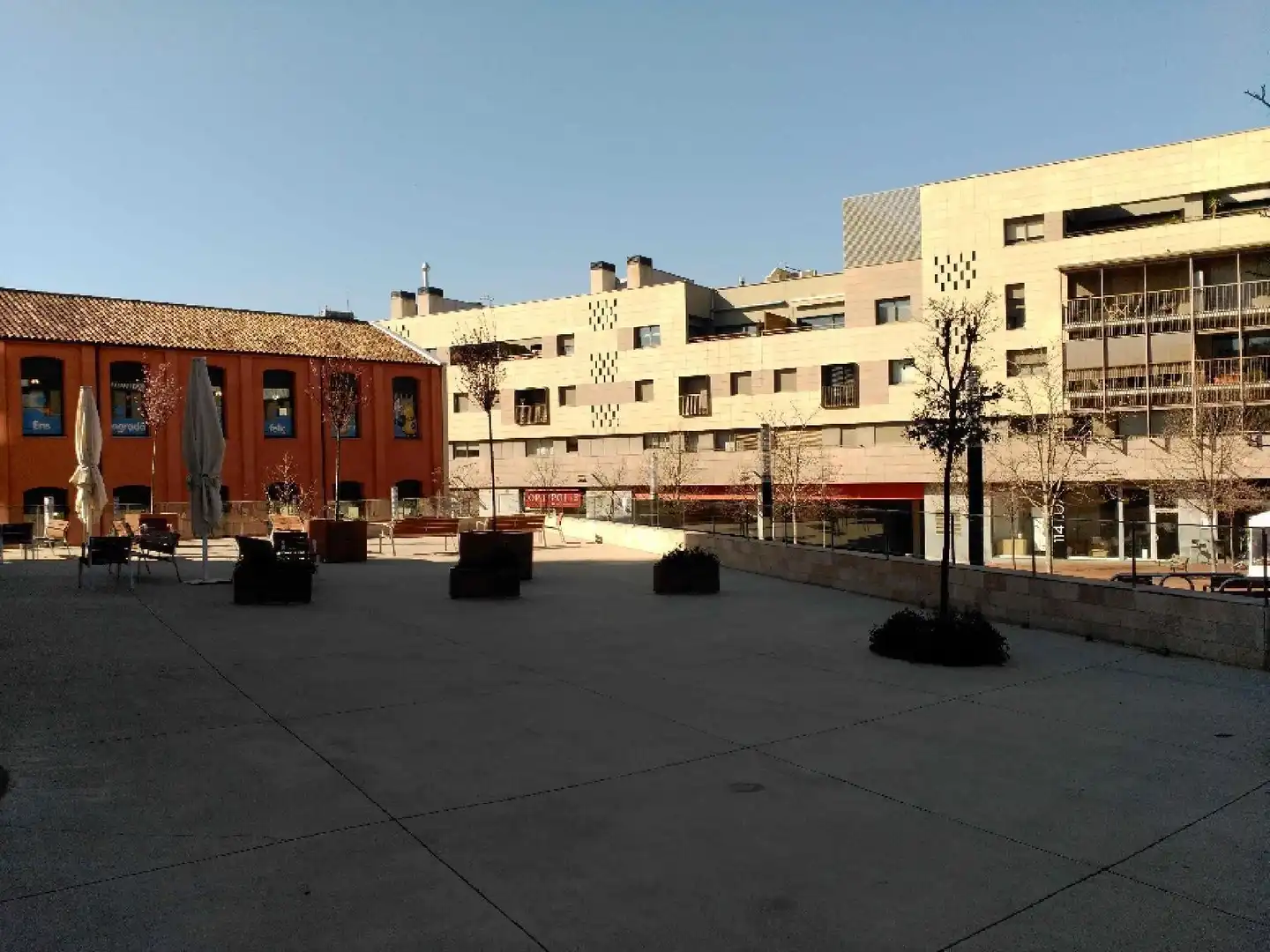 Außenansicht von Garage zum Verkauf in Terrassa