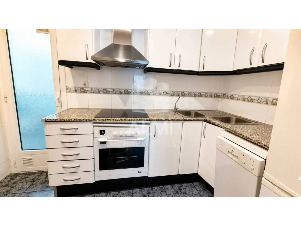 Kitchen of Flat for rent in Barcelona  with Air Conditioner, Heating and Balcony