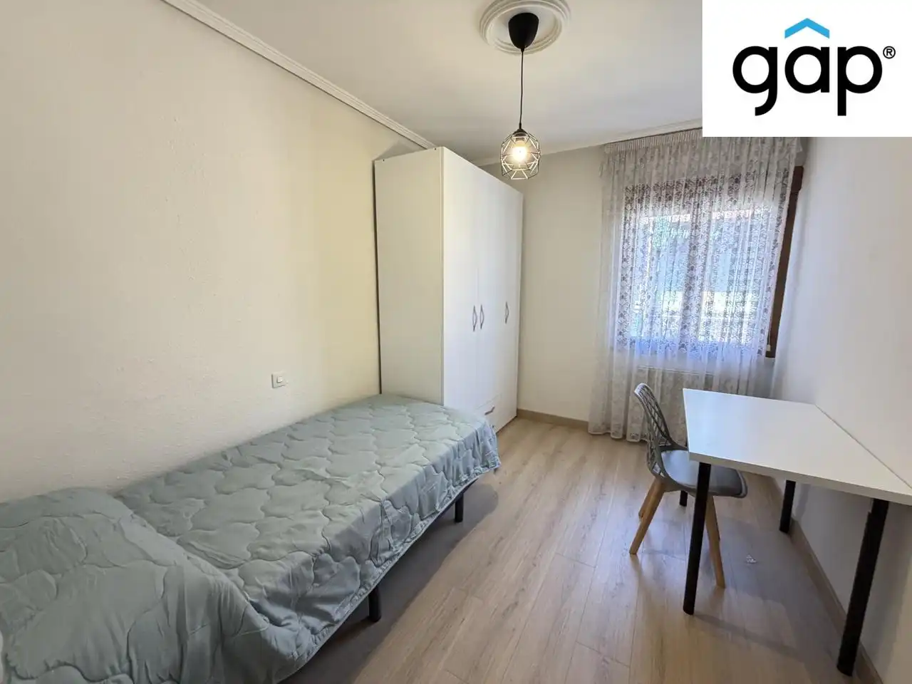 Schlafzimmer von Wohnung zur Miete in Cuenca mit Heizung, Terrasse und Möbliert