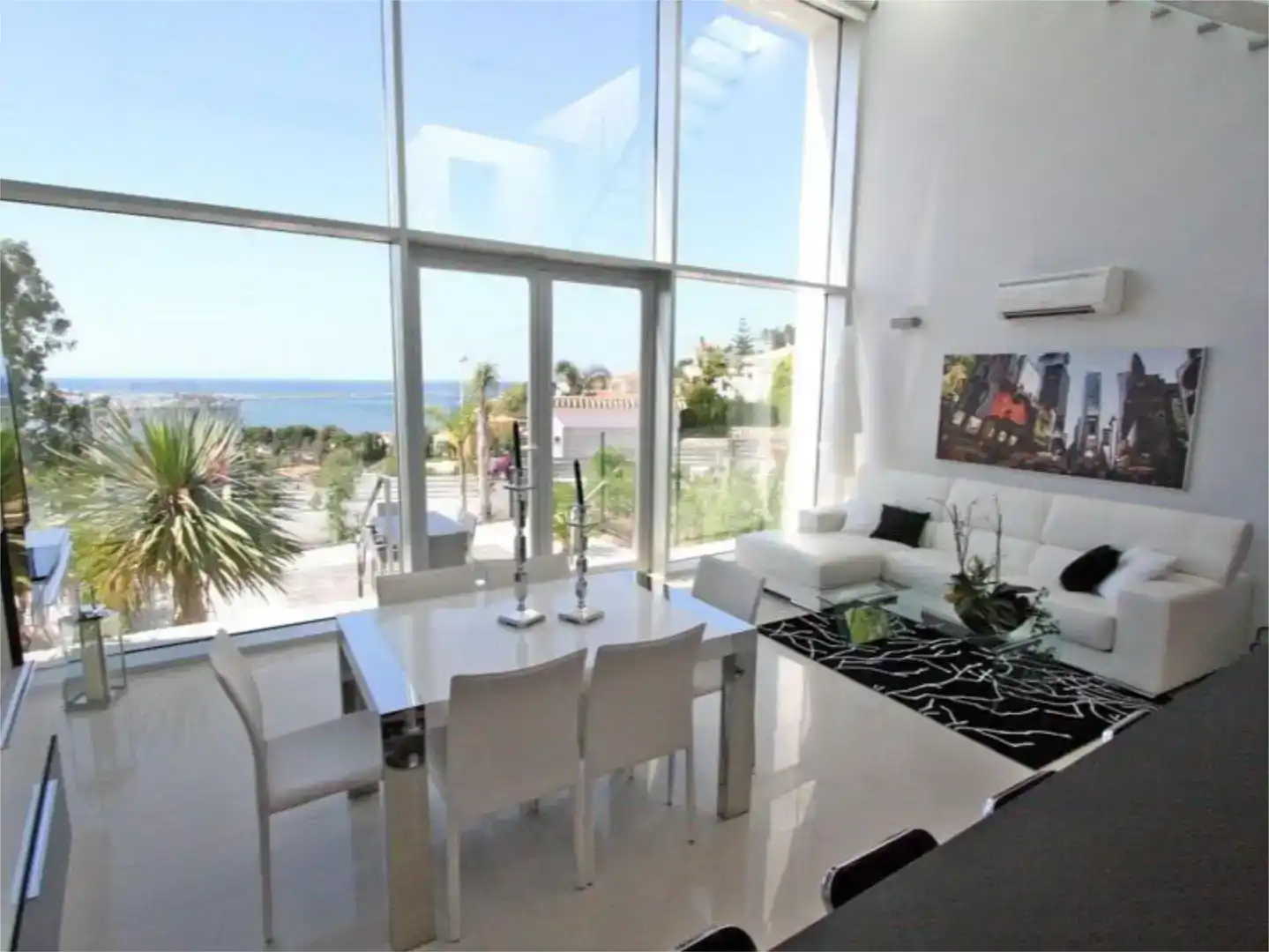 Wohnzimmer von Einfamilien-Reihenhaus zur Miete in Dénia mit Klimaanlage, Privatgarten und Abstellraum
