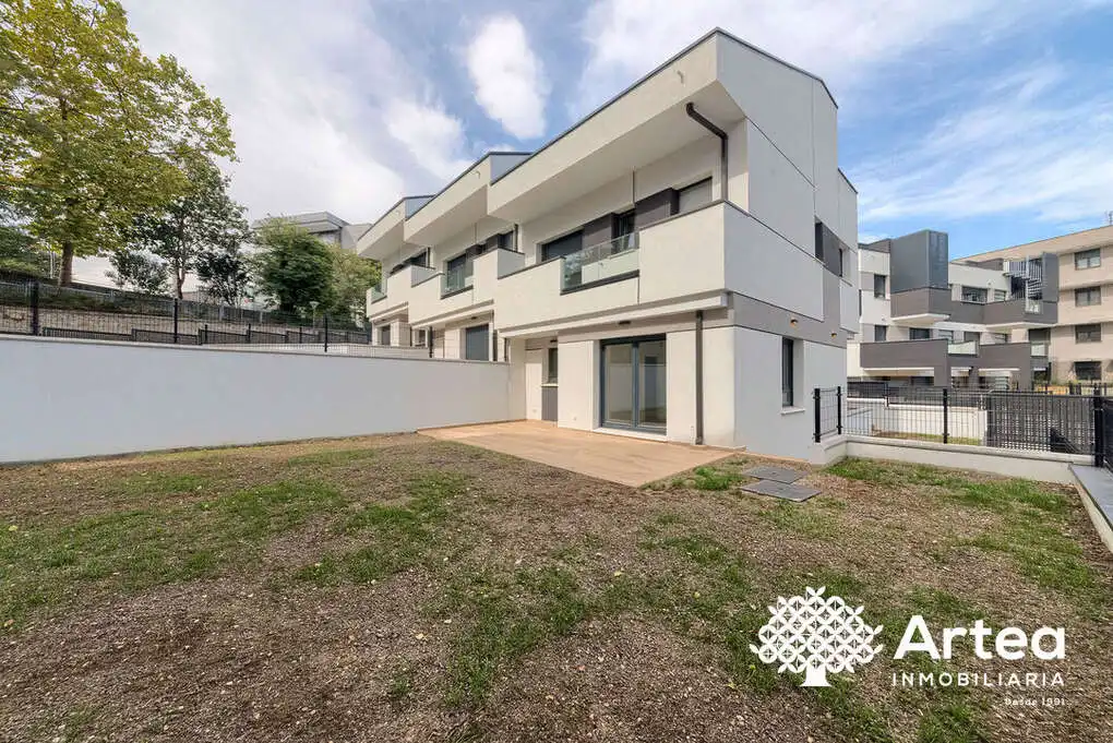 Detached house with terrace for sale in Julian Garaizar Kalea, imagen 4