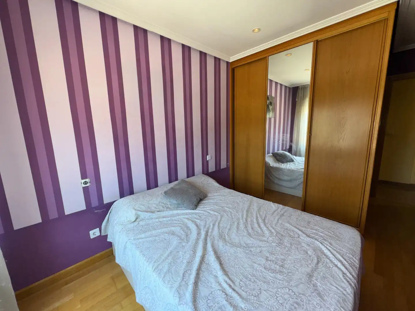 Habitación de Apartamento en venta en Ponferrada con Calefacción, Trastero y Amueblado