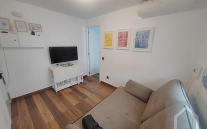 Living room of Flat for sale in  Madrid Capital  with Air Conditioner and Furnished