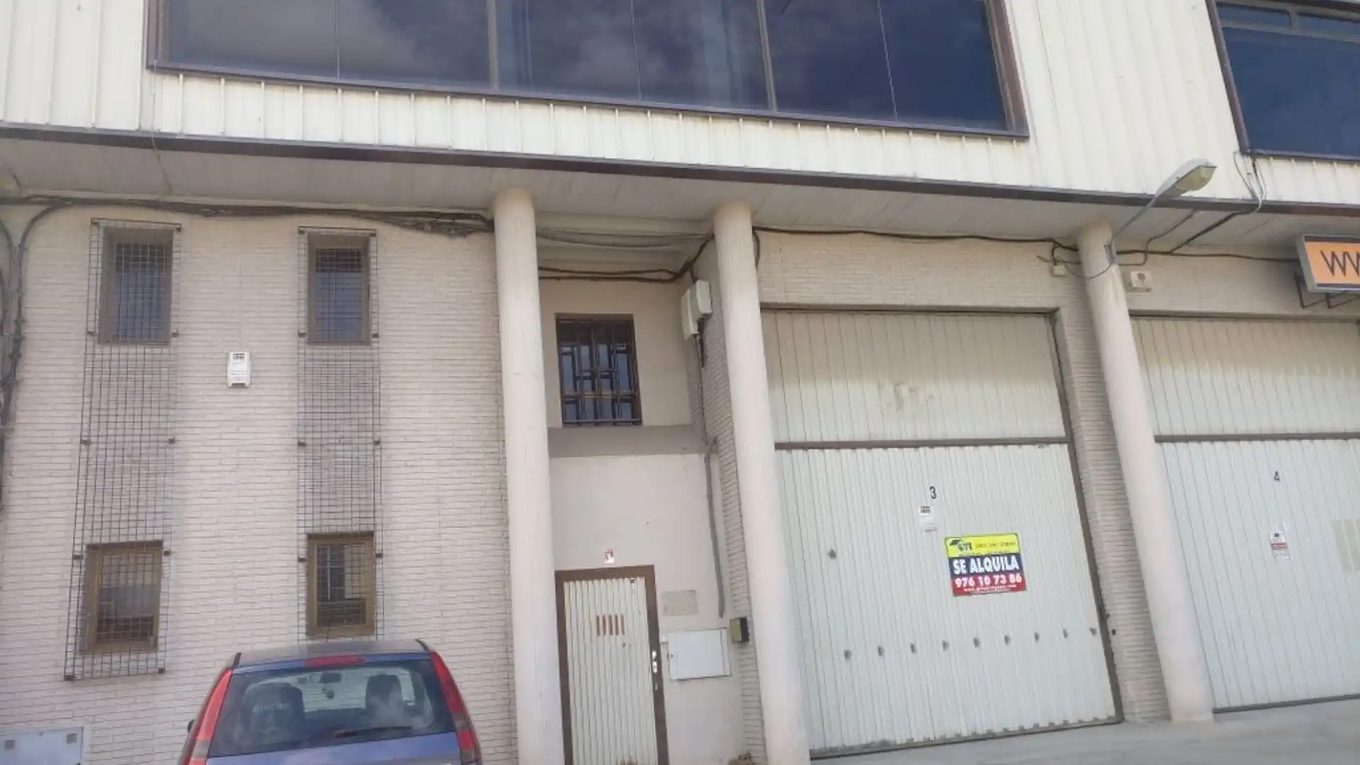 Vista exterior de Nau industrial de lloguer en La Puebla de Alfindén