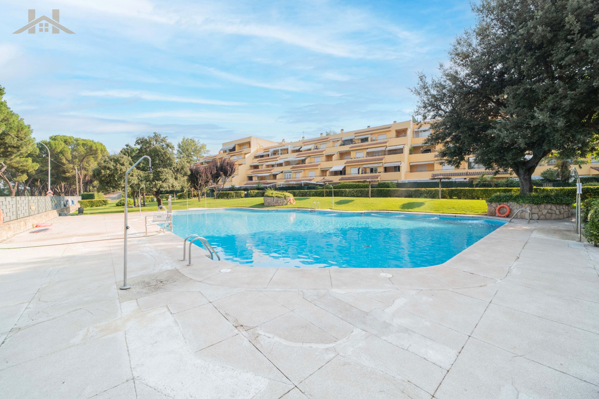 Swimming pool of Flat for sale in Villaviciosa de Odón  with Air Conditioner, Private garden and Community pool