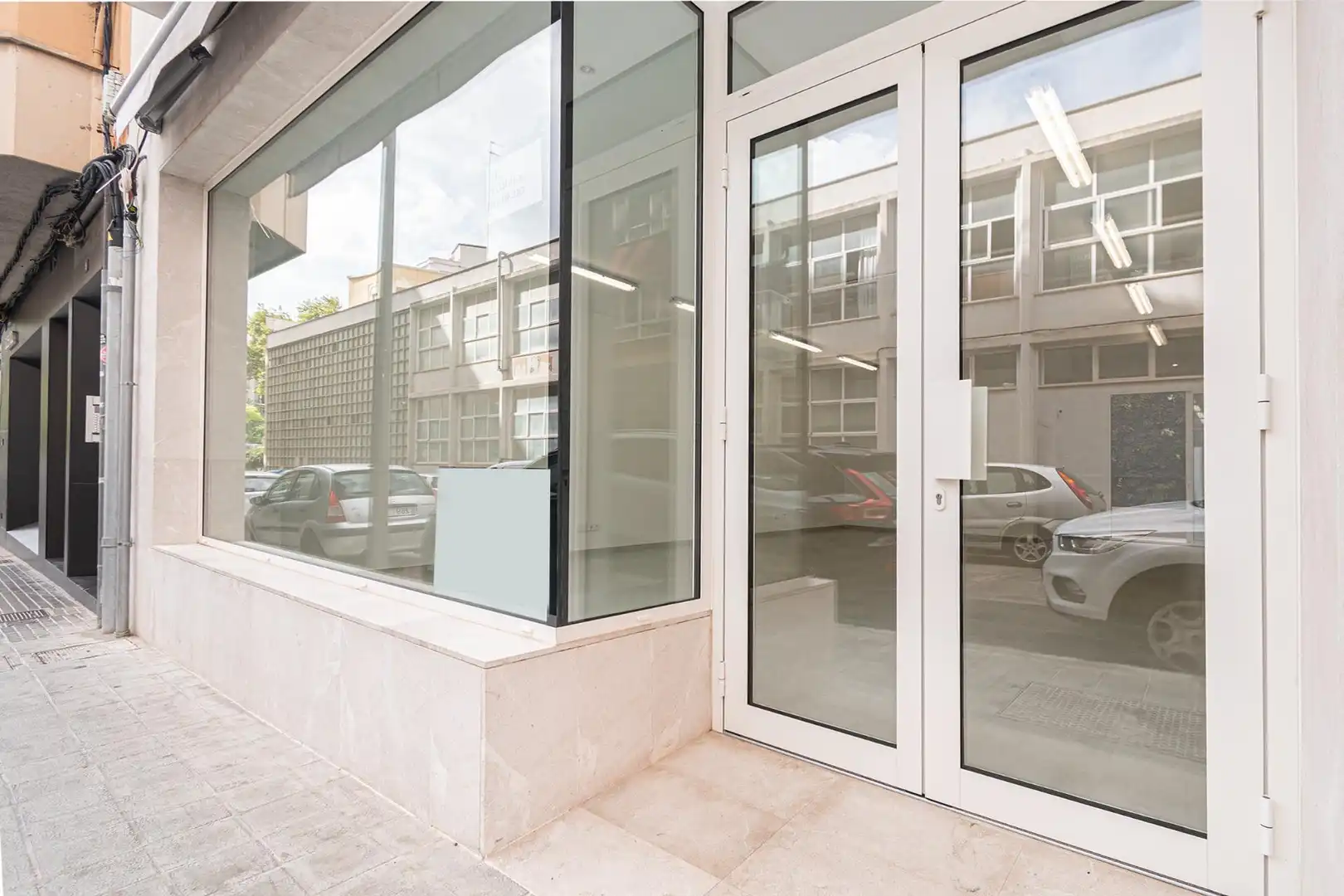 Business premises for sale in Carrer de Fra Luis de León, imagen 9