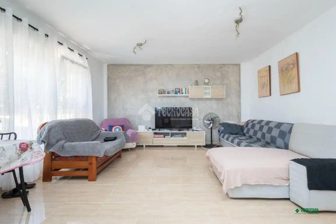Sala de estar de Piso en venta en Almería con Aire acondicionado