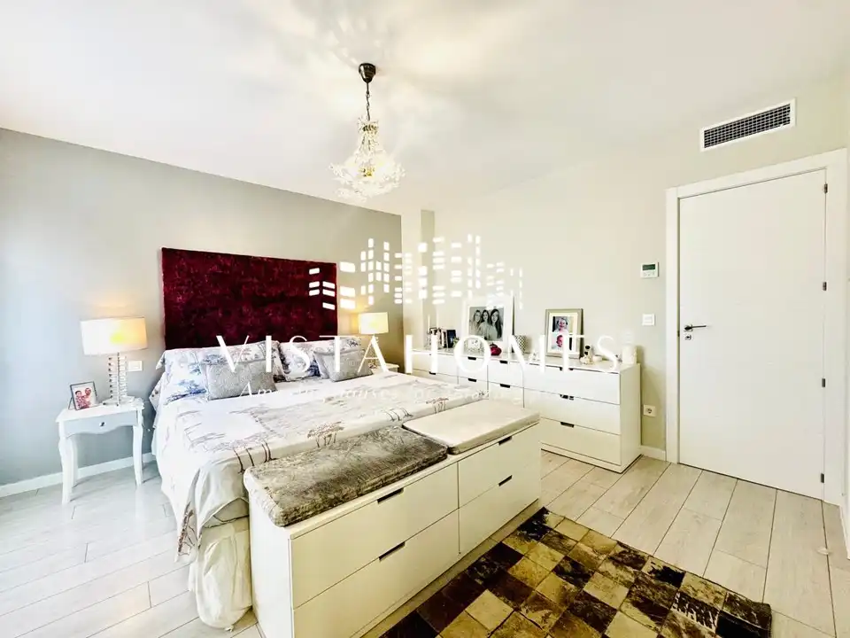Schlafzimmer von Einfamilien-Reihenhaus zum Verkauf in San Agustín del Guadalix mit Klimaanlage, Heizung und Terrasse