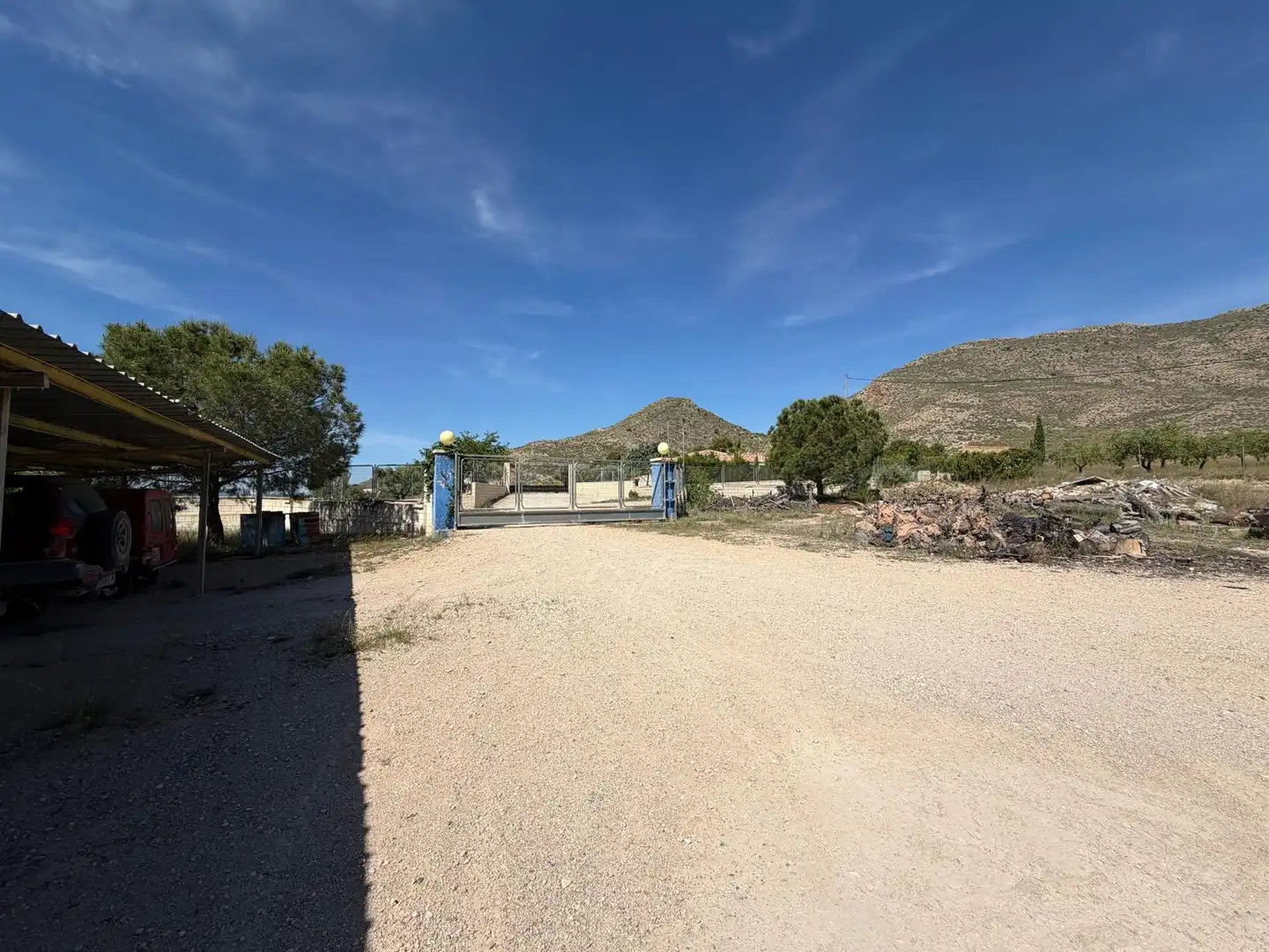 Außenansicht von Fabrikhallen zum Verkauf in Jumilla