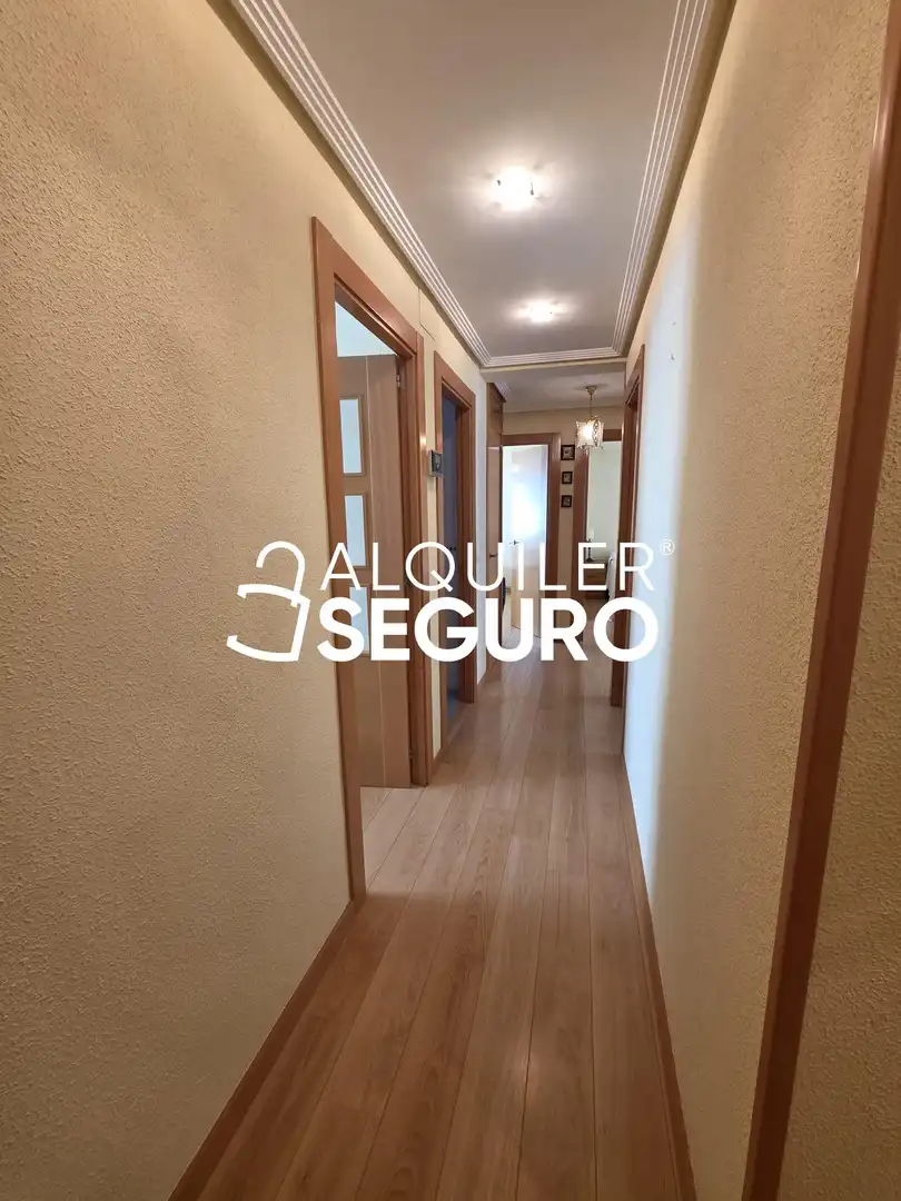 Piso de alquiler en Burgos con Calefacción, Terraza y Amueblado