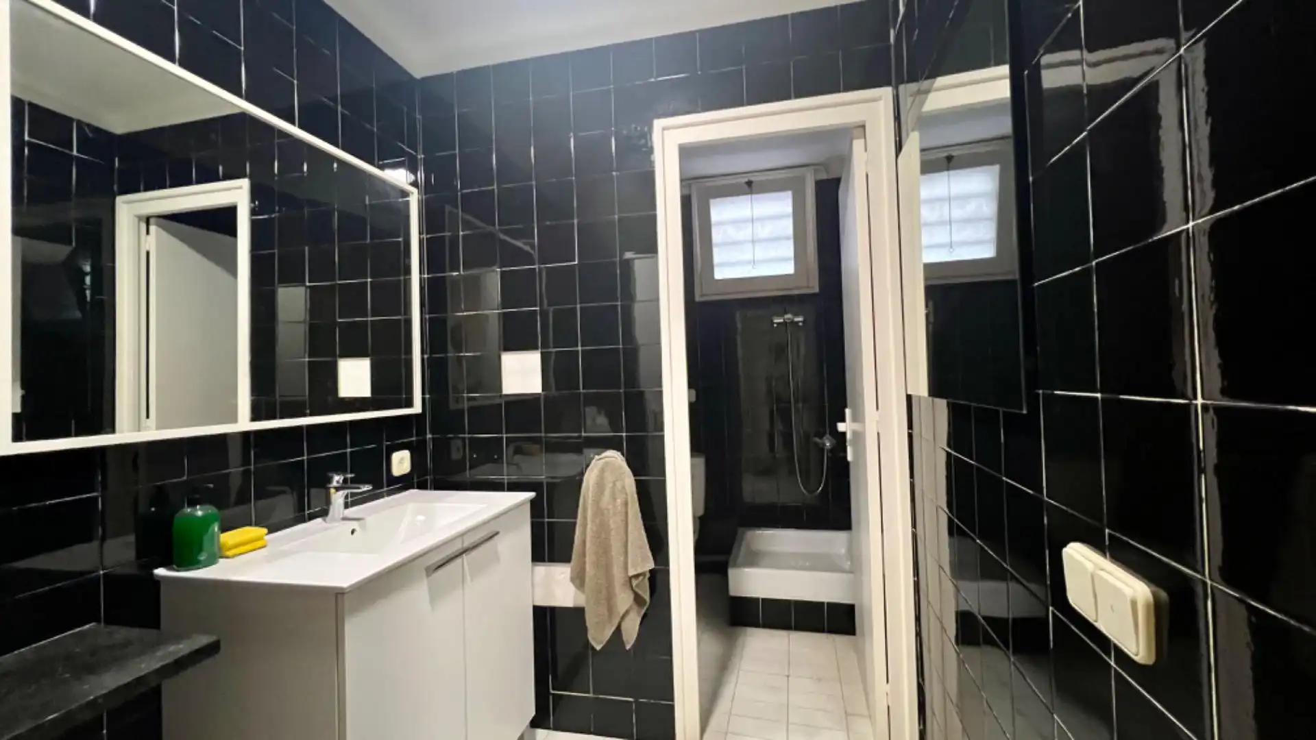 Bathroom of Office for rent in Mataró