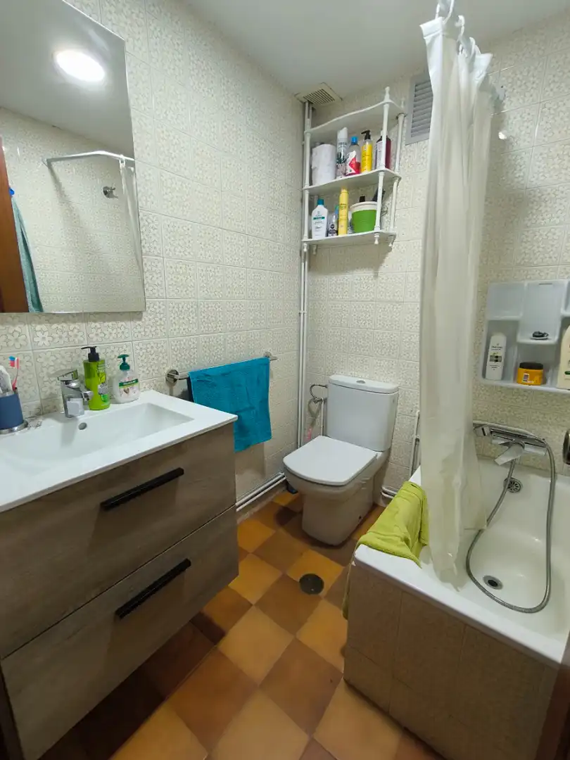 Bathroom of Flat for rent in Vilagarcía de Arousa  with Heating, Parquet flooring and Furnished