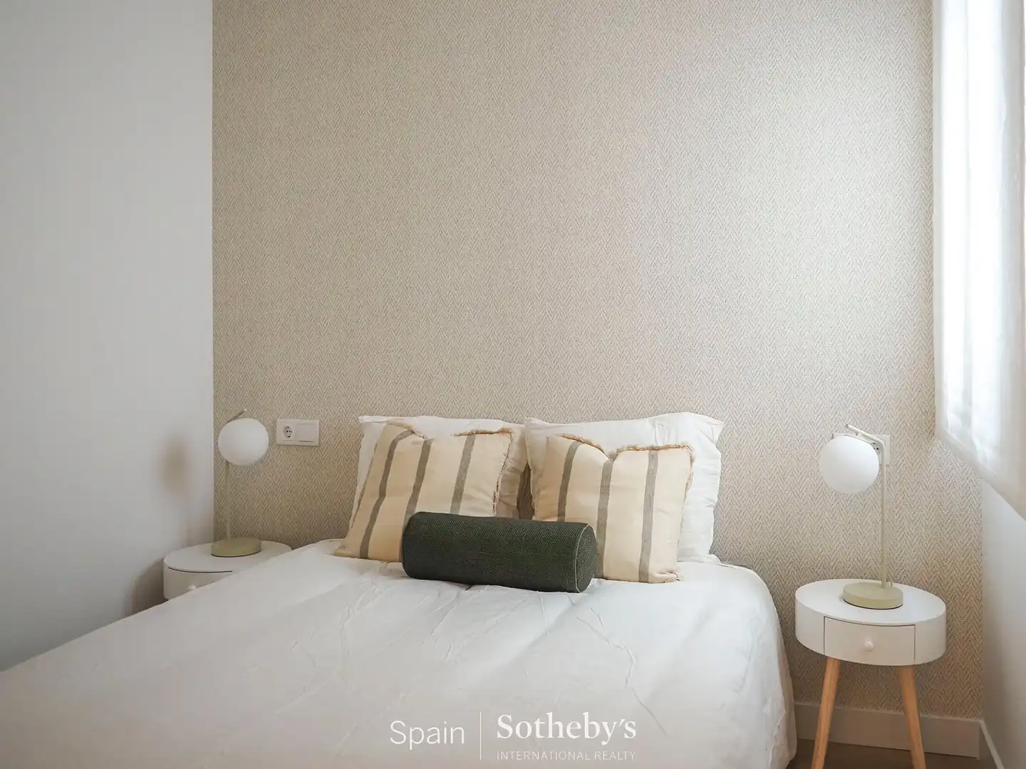 Dormitori de Apartament en venda en Madrid amb Aire condicionat i Calefacció