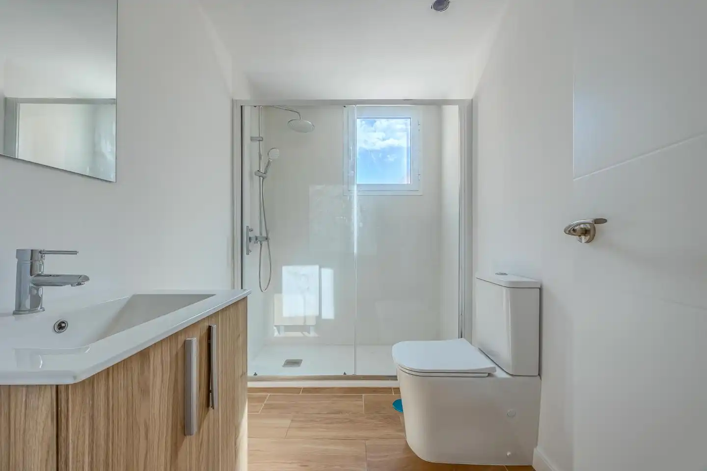 Bathroom of Ground floor for sale in Telde
