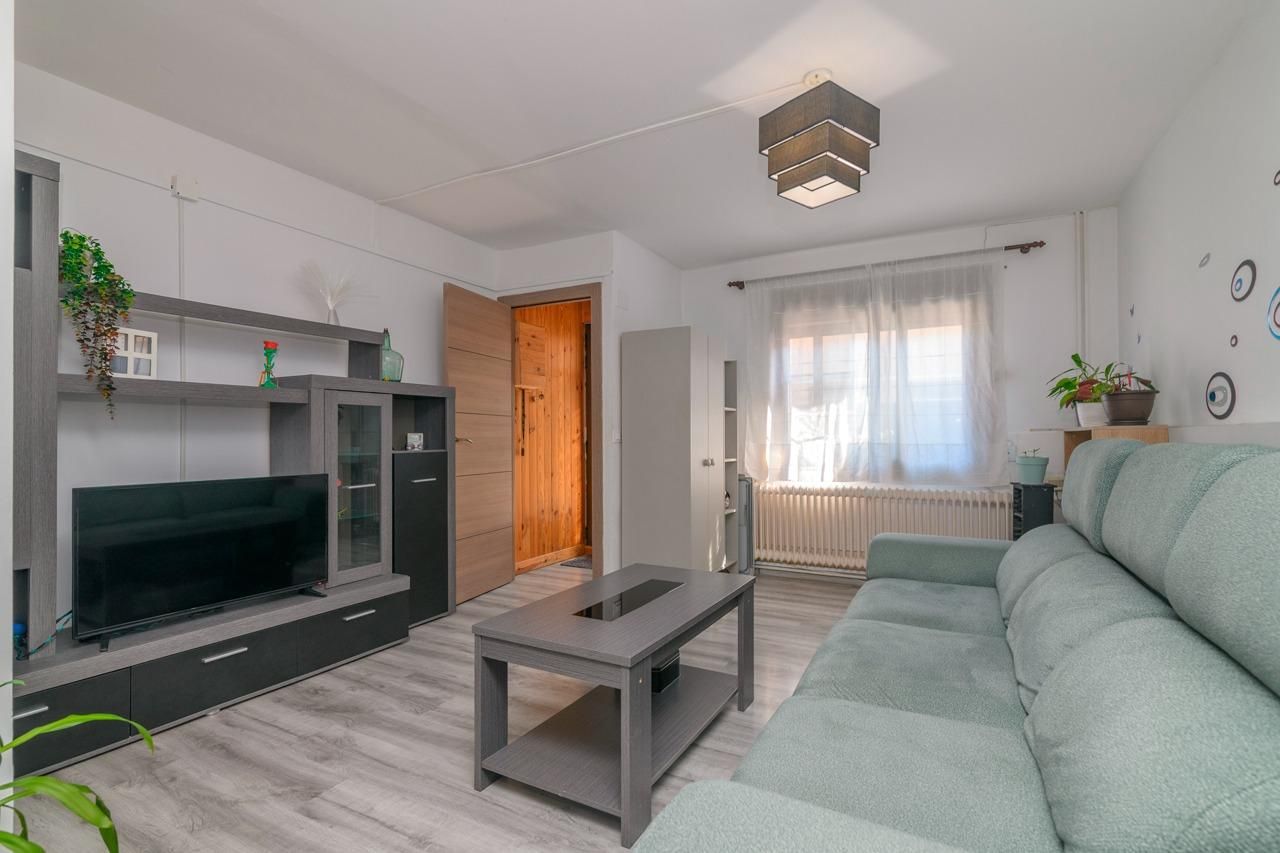 Sala d'estar de Casa o xalet en venda en Manresa amb Calefacció i Terrassa