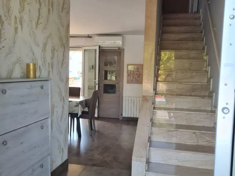 Terraced house with garden for sale in Ave Gerona 48, imagen 4