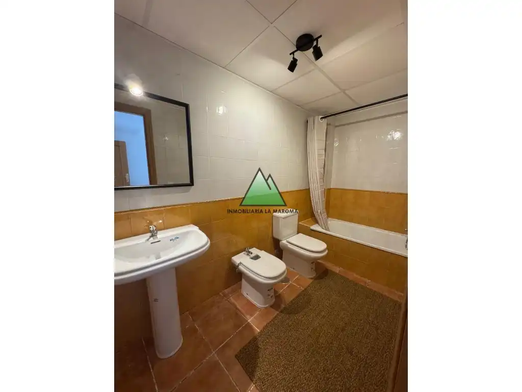 Bathroom of Flat for sale in Alcaucín  with Community pool