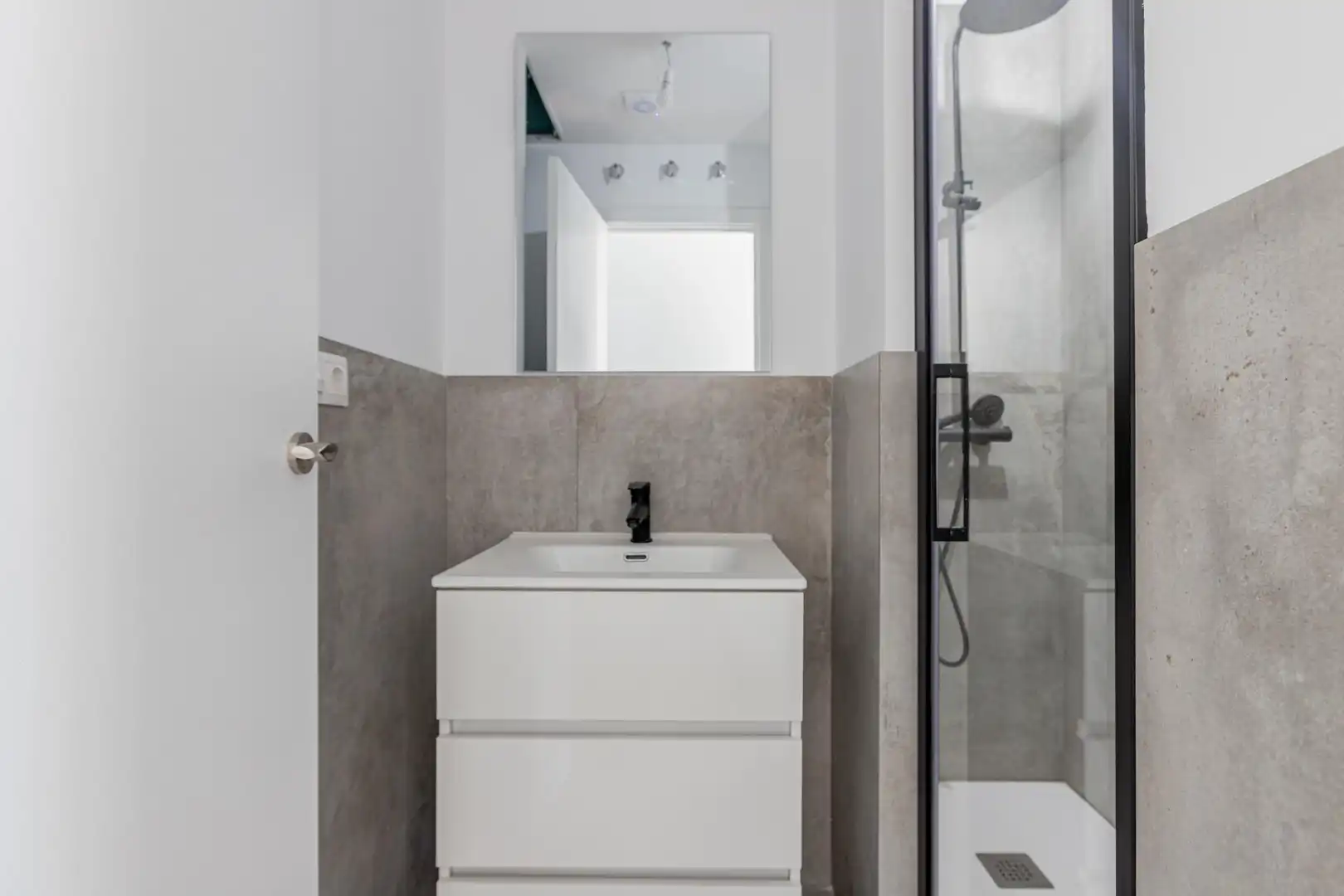 Bathroom of Lofts for rent in Tres Cantos  with Air Conditioner, Heating and Terrace