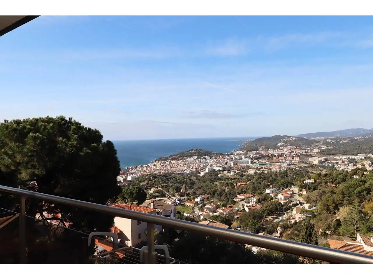 Vista exterior de Casa o xalet en venda en Lloret de Mar amb Calefacció, Jardí privat i Parquet