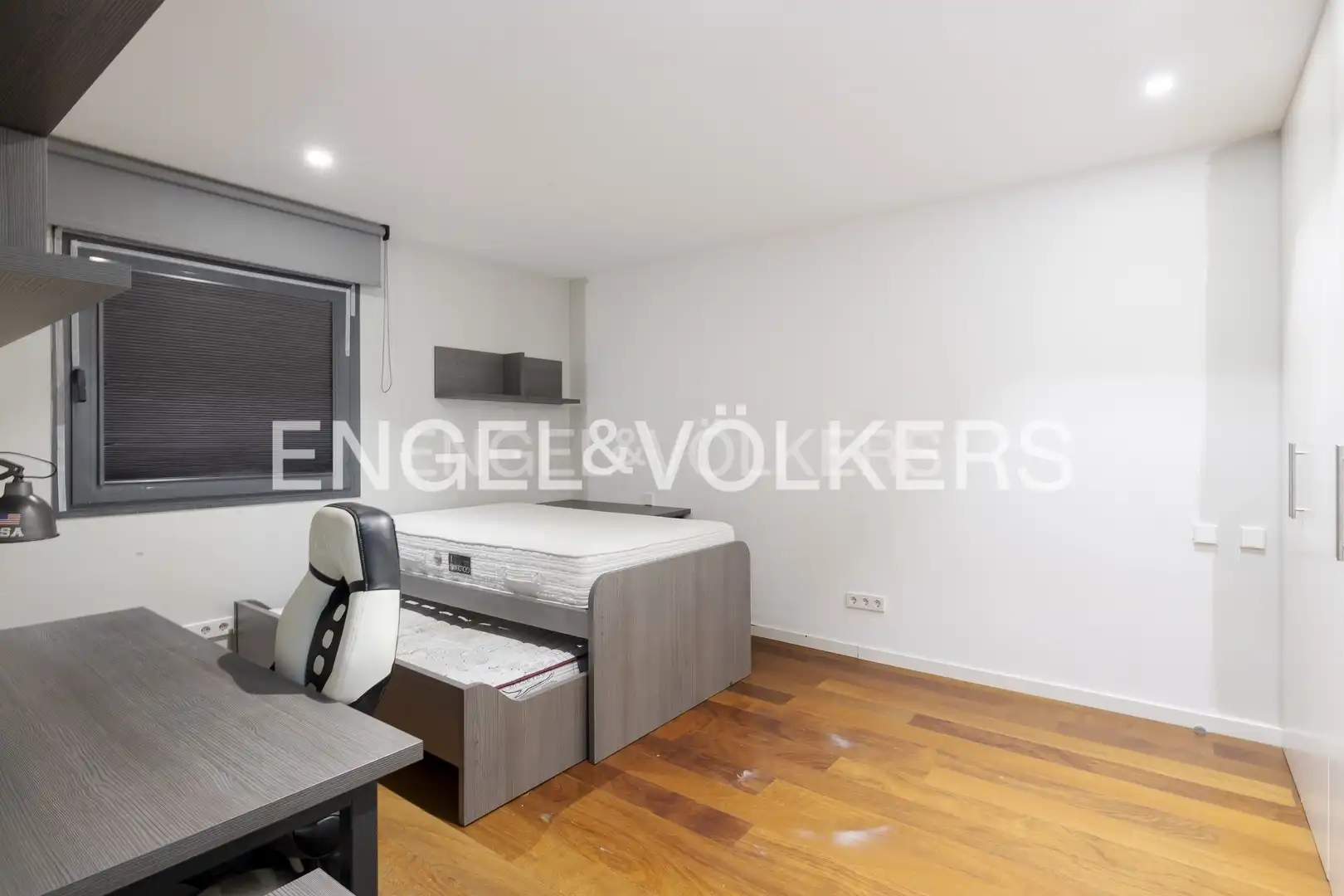 Bedroom of Houses for sale in Madrid  with Air Conditioner, Heating and Terrace