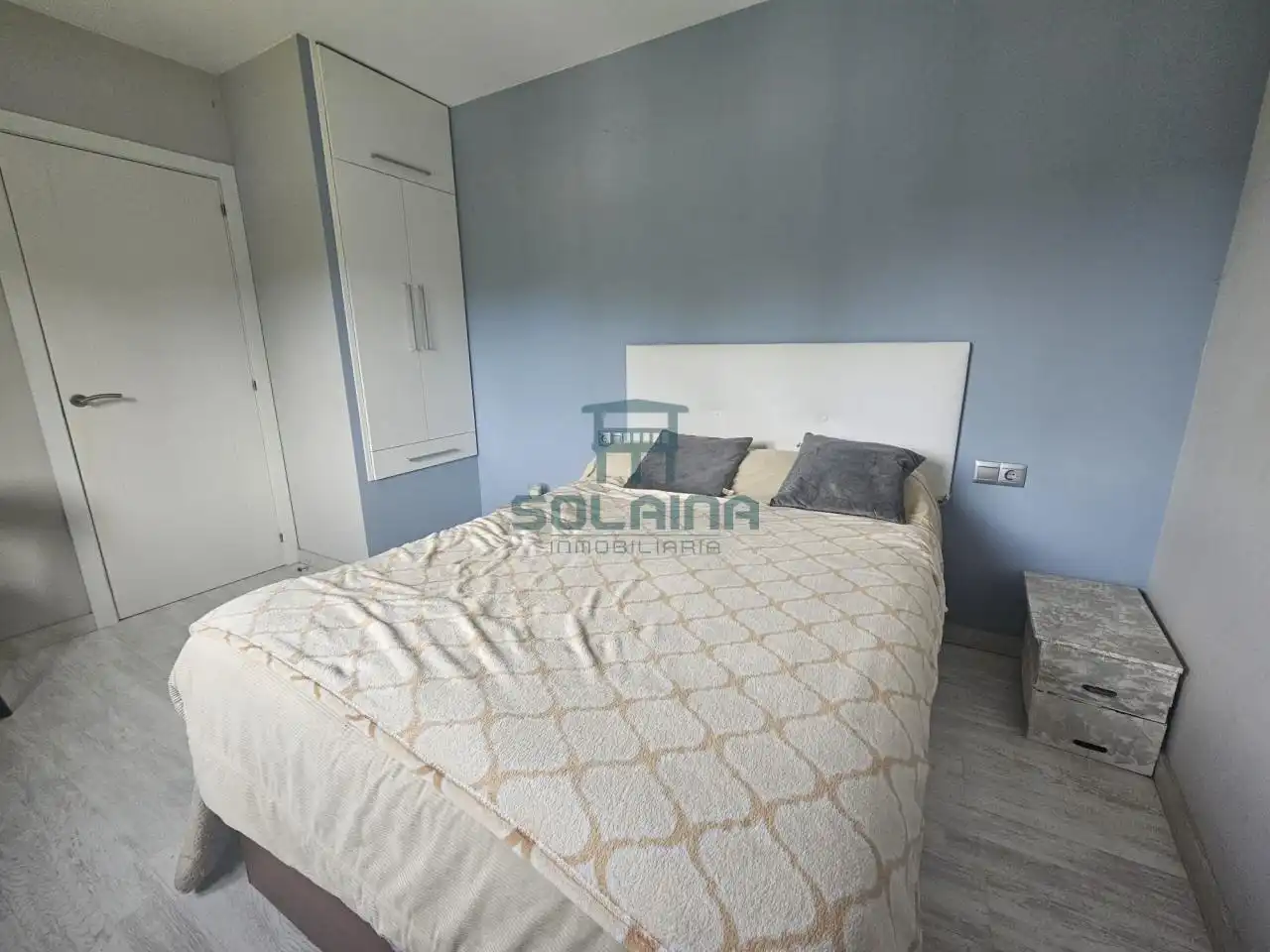 Schlafzimmer von Einfamilien-Reihenhaus zum Verkauf in Coles mit Heizung, Privatgarten und Möbliert
