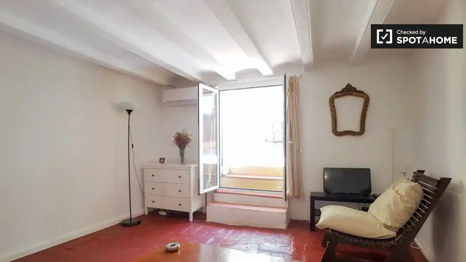 Flat with terrace to rent in Ciutat Vella, imagen 6