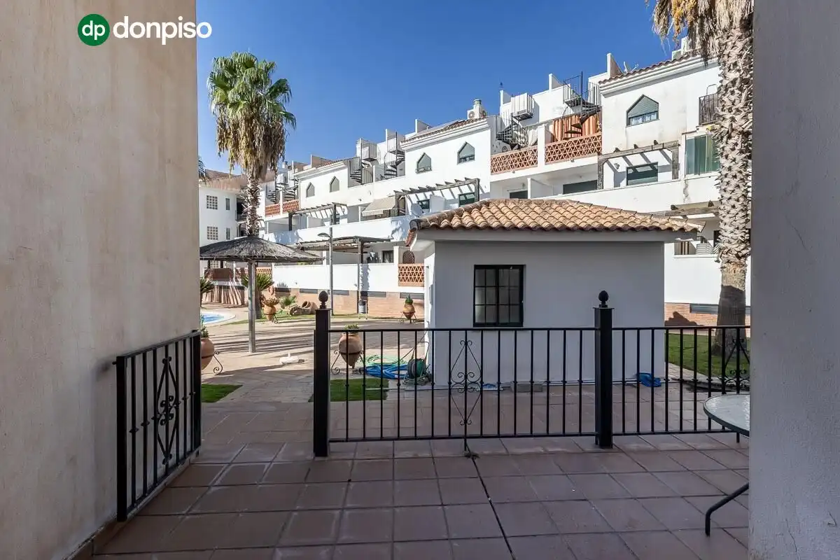 Adosado con piscina en venta en OXFORD 12, imagen 3