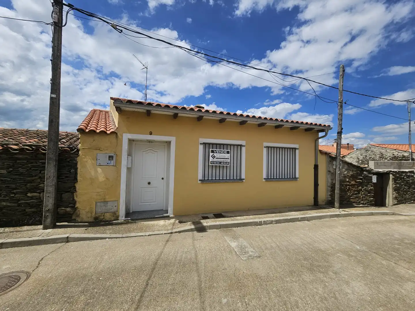Exterior view of Houses for sale in Guijuelo  with Heating, Furnished and Oven